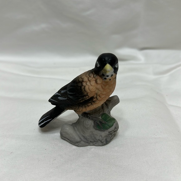 Robin statue - Picture 1 of 6